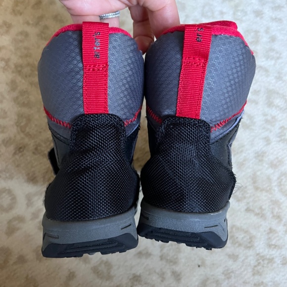 Carters toddler snow boots (size 10) - Picture 8 of 8